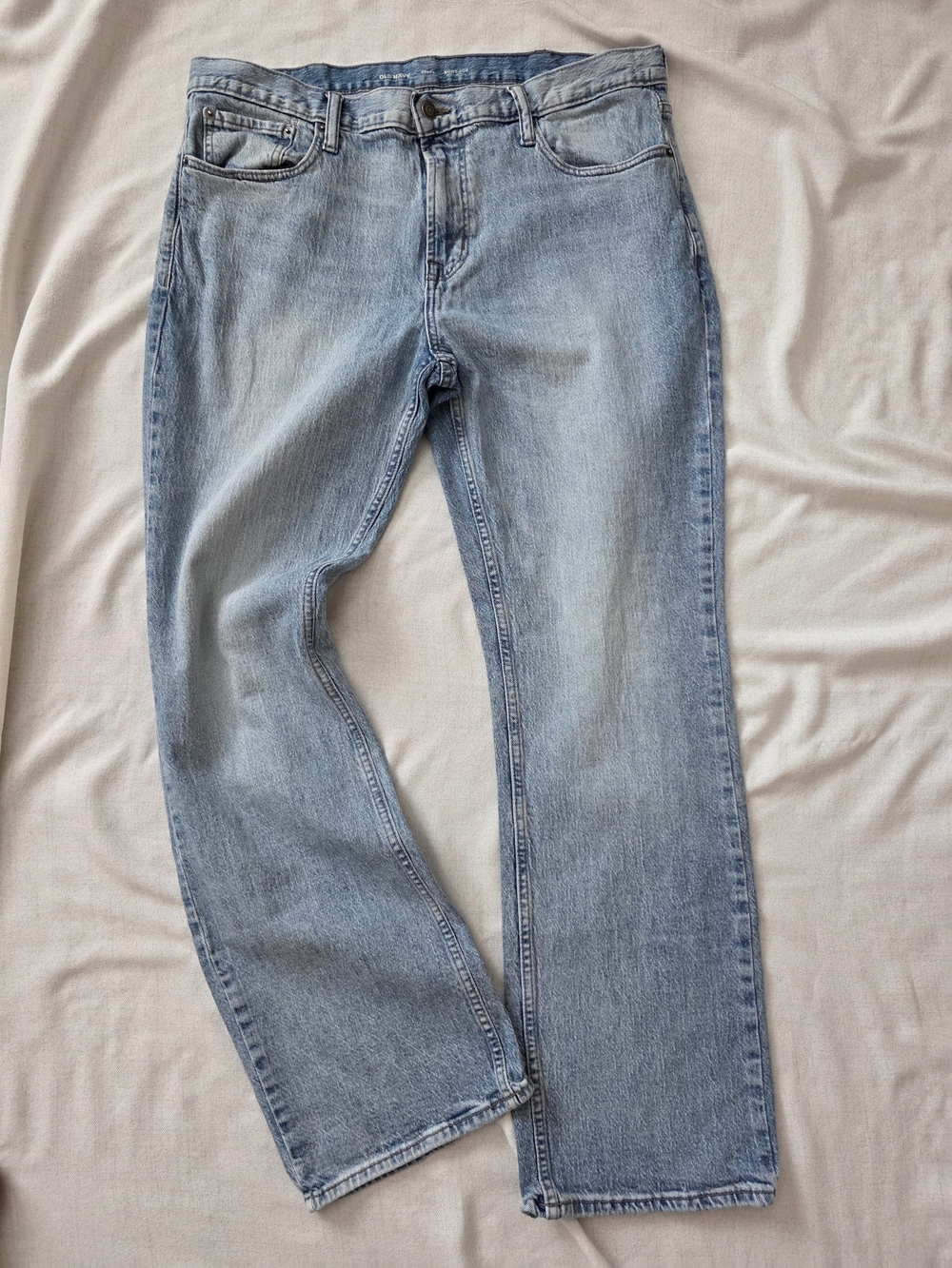 Old Navy Boot-Cut Built-In Flex Jeans in a 38x32 size